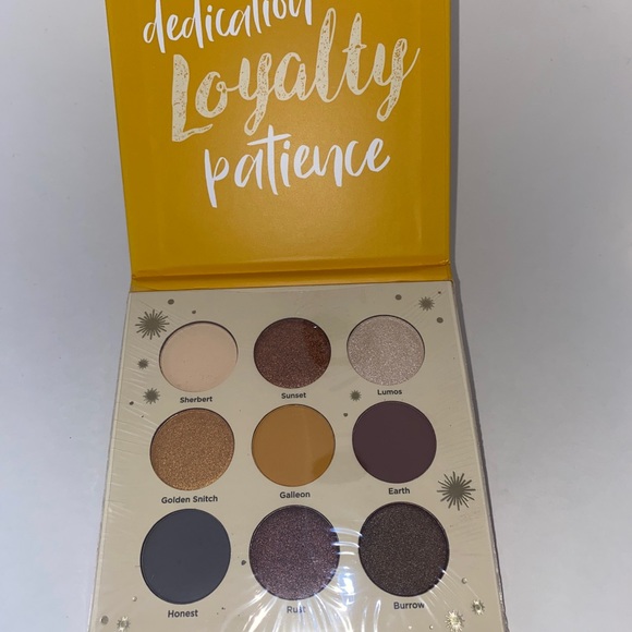 Ulta x Harry Potter Hufflepuff Eye Shadow Palette - Picture 2 of 4